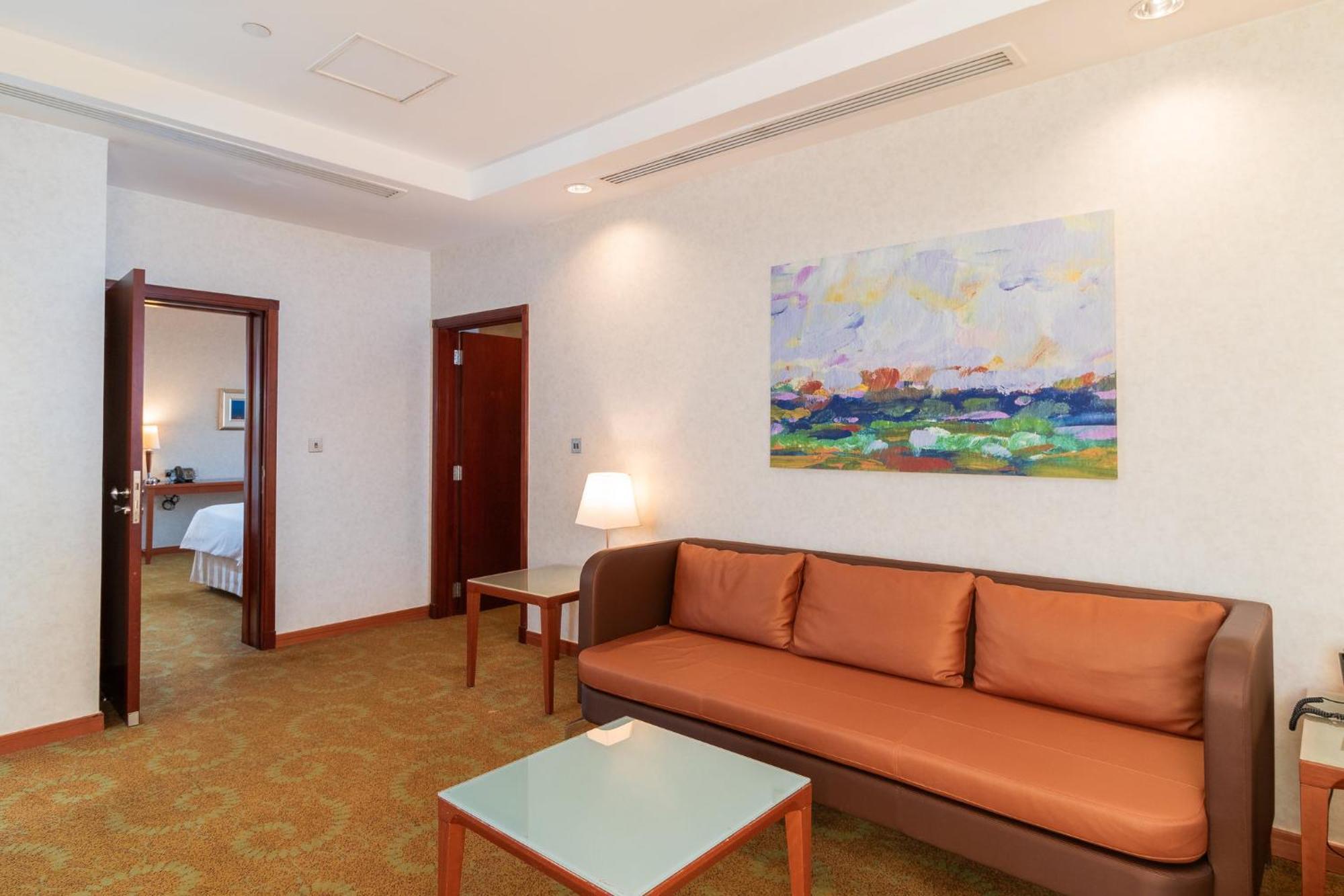 Holiday Inn Kuwait By Ihg Kuwait City Exterior foto
