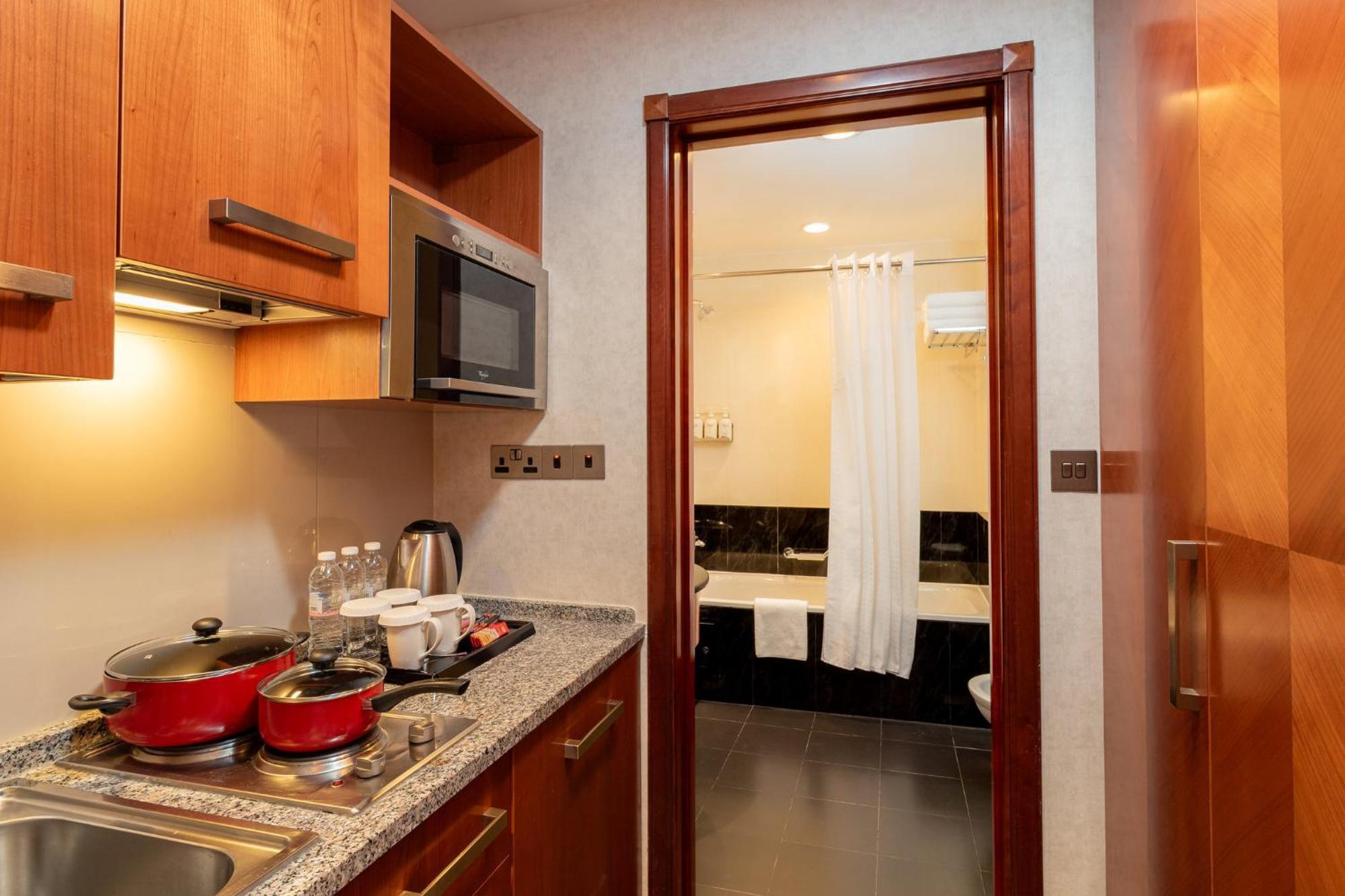 Holiday Inn Kuwait By Ihg Kuwait City Exterior foto