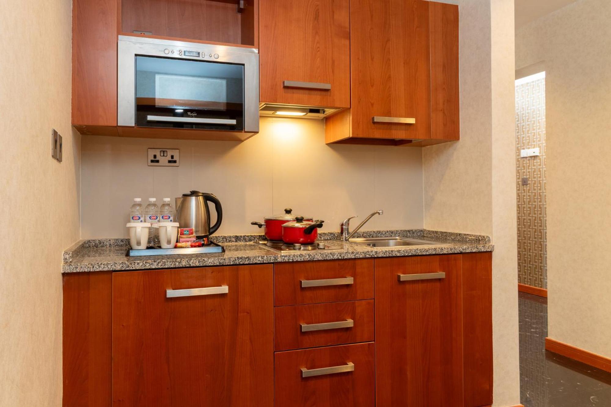 Holiday Inn Kuwait By Ihg Kuwait City Exterior foto