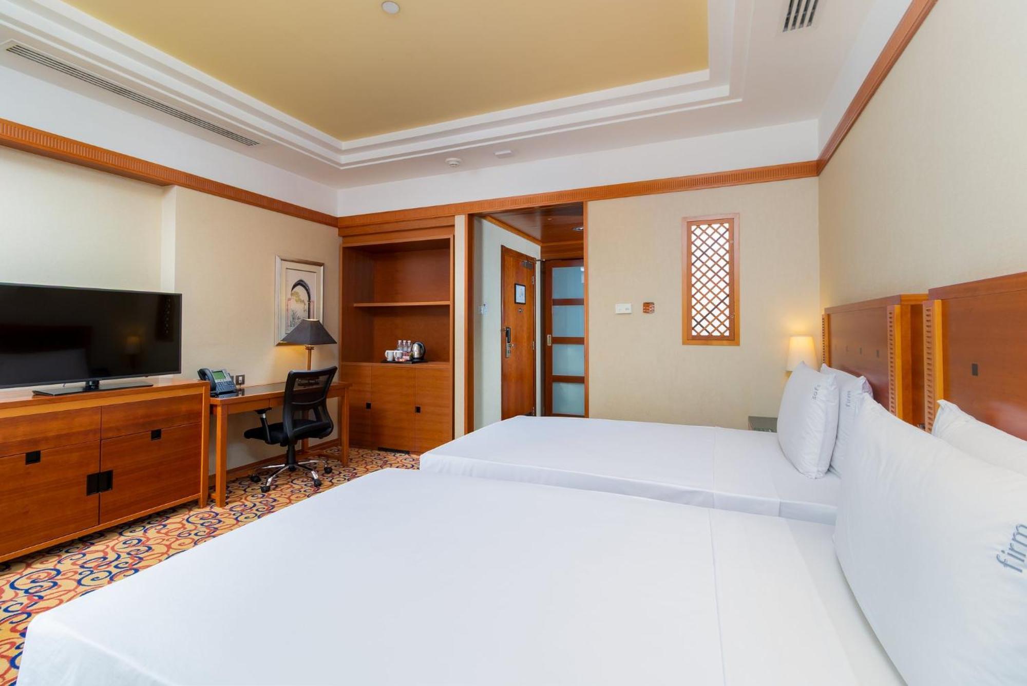 Holiday Inn Kuwait By Ihg Kuwait City Exterior foto